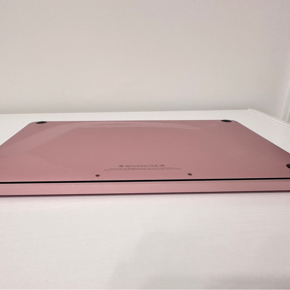Apple MacBook in Rose with Accessories - Picture 4 of 16